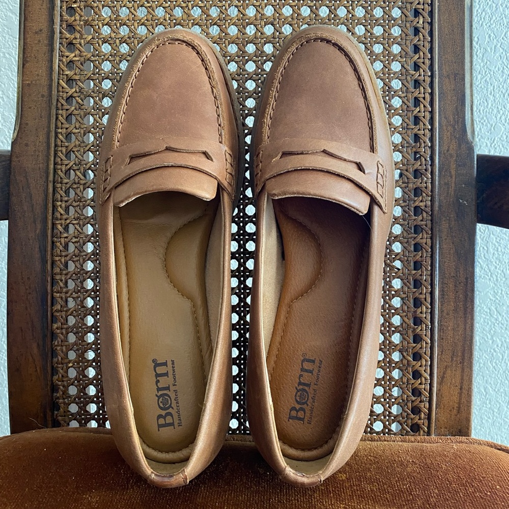 Born Women’s Leather Brown Loafers NWOB